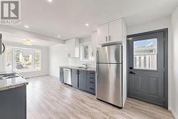 UPPER - 807 GREENFIELD CRESCENT Newmarket, ON L3Y 3B2