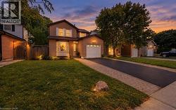 2092 HUNT Crescent  Burlington, ON L7M 2N9