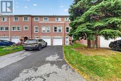 33 - 200 MURISON BOULEVARD  Toronto, ON M1B 3R9