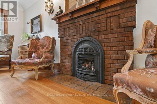 16 Renfrew Avenue, Ottawa, ON 