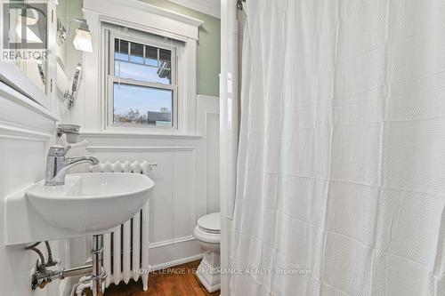16 Renfrew Avenue, Ottawa, ON 