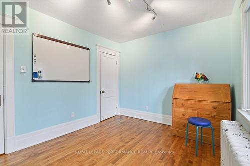 16 Renfrew Avenue, Ottawa, ON 