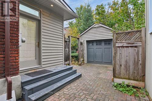 16 Renfrew Avenue, Ottawa, ON 