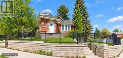 443 COURTLAND AVENUE E  Kitchener, ON N2G 2W5