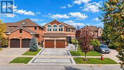 2296 LONDON MIST COURT  Mississauga, ON L5M 5Y4