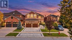 2296 LONDON MIST COURT  Mississauga, ON L5M 5Y4