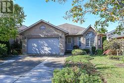 37 GLENHOLLOW DRIVE  Hamilton, ON L8J 3R8