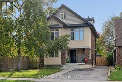 390 MARY STREET N  Oshawa (O'Neill), ON L1G 5E1