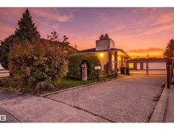 3224 89 ST NW  Edmonton, AB T6K 2Z4