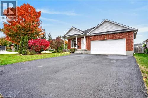 10 PATTISON PLCE Place  Fergus, ON N1M 3V1