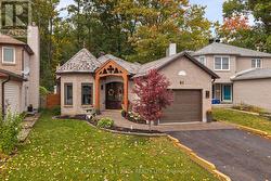 61 ORWELL CRESCENT  Barrie, ON L4N 6M6