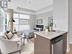 202 - 10 WILLISON SQUARE Toronto, ON M5T 0A8