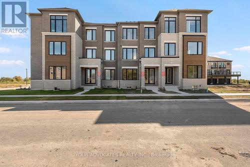 5 GEORGE CROSSLEY AVENUE  Markham, ON L6B 0A8