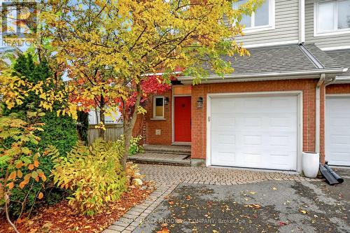 Single car garage with inside entry - 62 Sonata Place, Ottawa, ON 