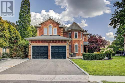 351 FAIRWAY GARDENS  Newmarket, ON L3X 1B4