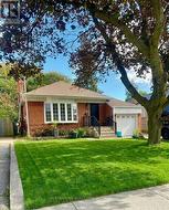 582 SOUTH SERVICE ROAD  Mississauga, ON L5G 2S6