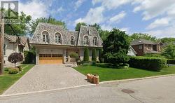 34 GRANGEMILL CRESCENT  Toronto, ON M3B 2J2