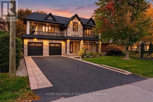 471 WILLIS DRIVE  Oakville, ON L6L 4V6