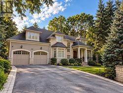 260 PINETREE WAY  Mississauga, ON L5G 2R2