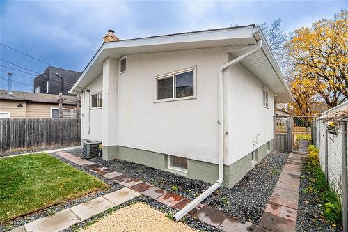 423 Beaverbrook Street, Winnipeg, MB 