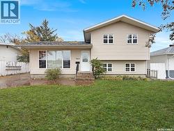 943 11th AVENUE NE  Swift Current, SK S9H 2V5