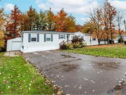 166 Nepisiguit Dieppe, NB E1A 7N1