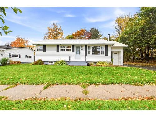 22 Bailey Ave, Fredericton, NB 