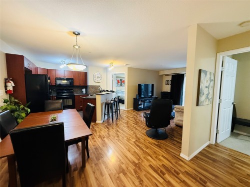 2212-205 Third Avenue  Invermere, BC V0A 1K7
