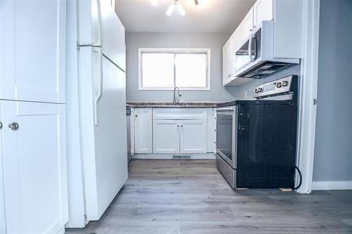 26 Agincourt Rd, Winnipeg, MB 