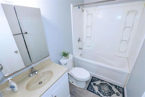 26 Agincourt Rd, Winnipeg, MB 