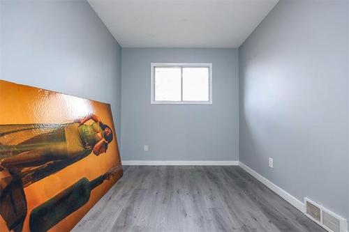 26 Agincourt Rd, Winnipeg, MB 