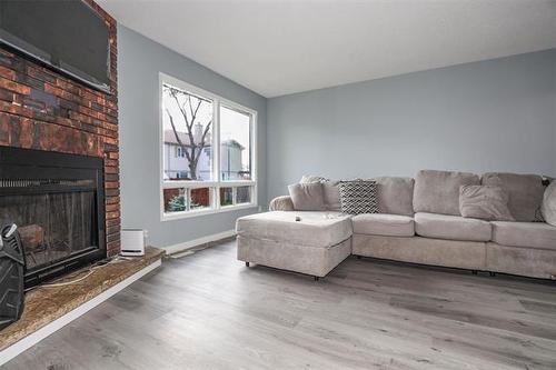 26 Agincourt Rd, Winnipeg, MB 