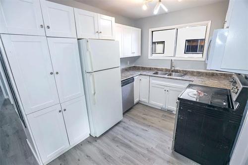 26 Agincourt Rd, Winnipeg, MB 