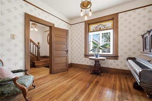 153 Burrows Ave, Winnipeg, MB 