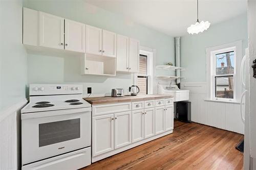 153 Burrows Ave, Winnipeg, MB 