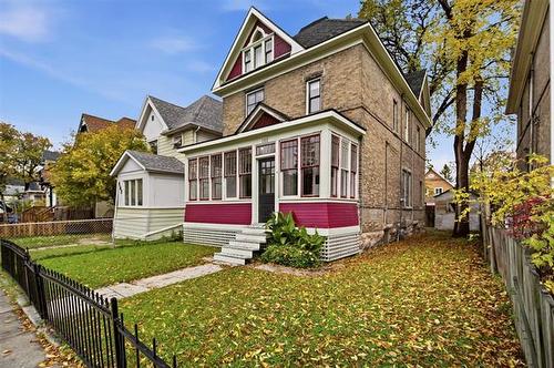 153 Burrows Ave, Winnipeg, MB 