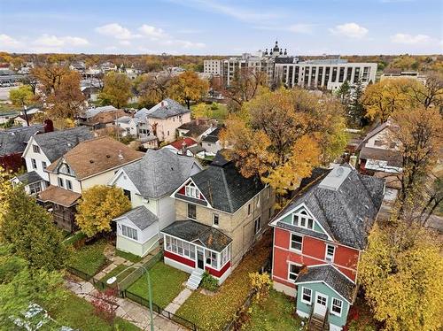 153 Burrows Ave, Winnipeg, MB 