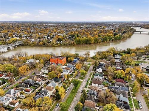 153 Burrows Ave, Winnipeg, MB 