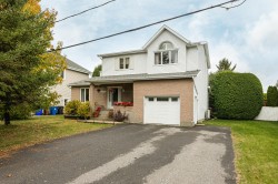 2513 Rue du Calvaire  Varennes, QC J3X 1T8