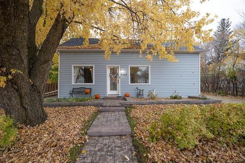202 Home ST  Steinbach, MB R5G 0E5