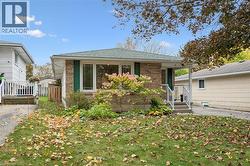 35 PEPPERWOOD Crescent  Kitchener, ON N2A 2R4