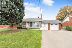 13 MEADOWVALE Avenue  Hamilton, ON L8G 2L7