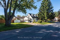 7044 LEEMING STREET Niagara Falls (Hospital), ON L2G 1L3