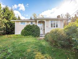 12 Ivylea Crescent  Halifax, NS B3R 2H2
