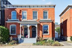 57 WAVERLEY STREET  Ottawa, ON K2P 0T7