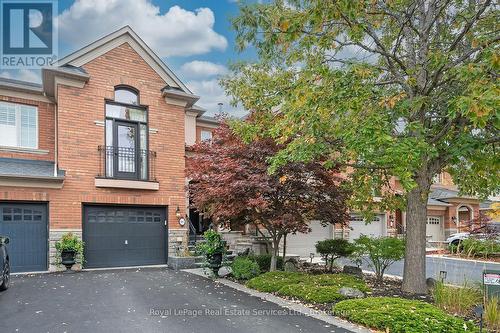 207 TAWNY CRESCENT  Oakville (Br Bronte), ON L6L 6T4