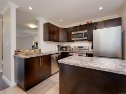 #201-991 Cloverdale Ave  Saanich, BC V8X 2T5
