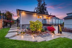 5861 Emil Pl Nanaimo, BC V9T 5N3