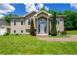 101 Herman ST Dieppe, NB E1A 0L4