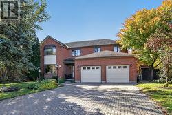 20 HALLDORSON CRESCENT  Ottawa, ON K2K 2C7